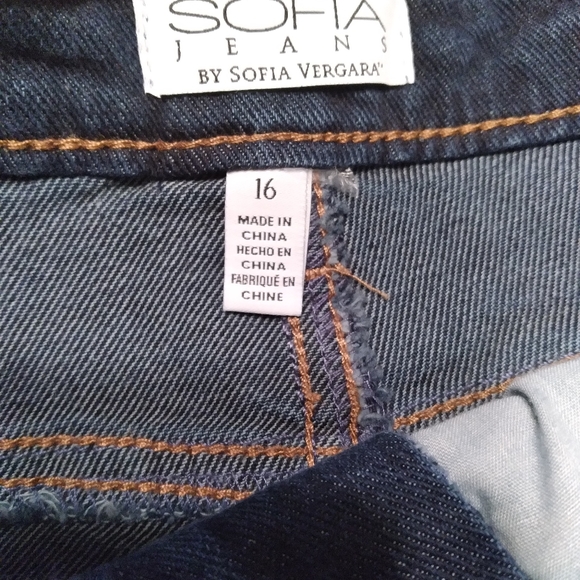 Denim shorts - Picture 4 of 4